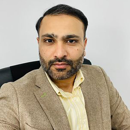Broad Edged Expert Raheem Khatri